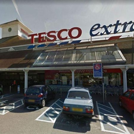 Ritzs Place Northolt  Exterior photo
